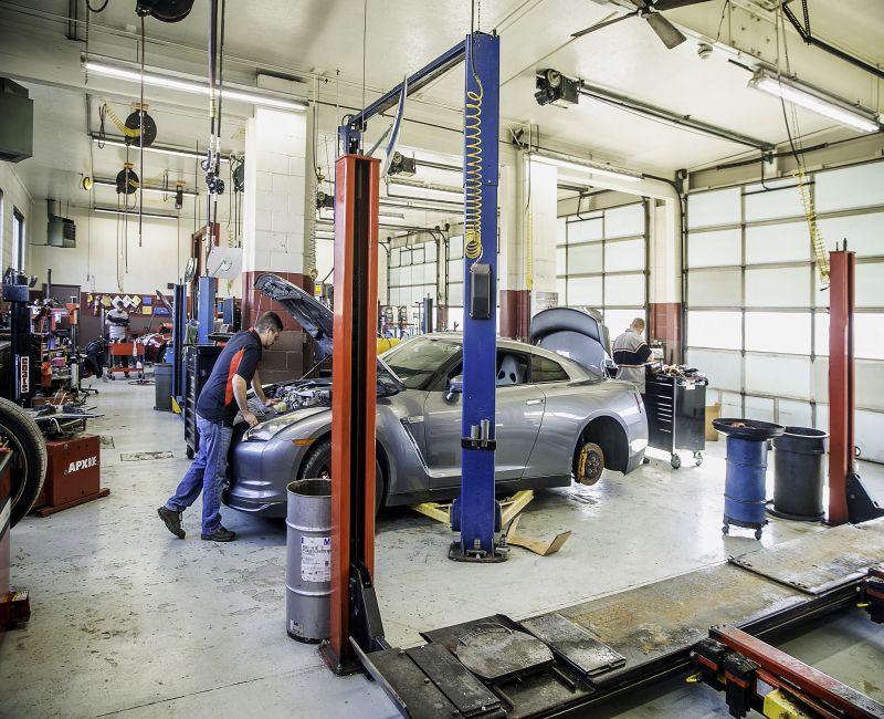 Drive Safely, Drive Smarter: Detroit Muffler and Brakes' Comprehensive Care